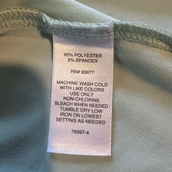 NWOT Liz Claiborne Light Pastel Green Crossover Front Top - Picture 10 of 12
